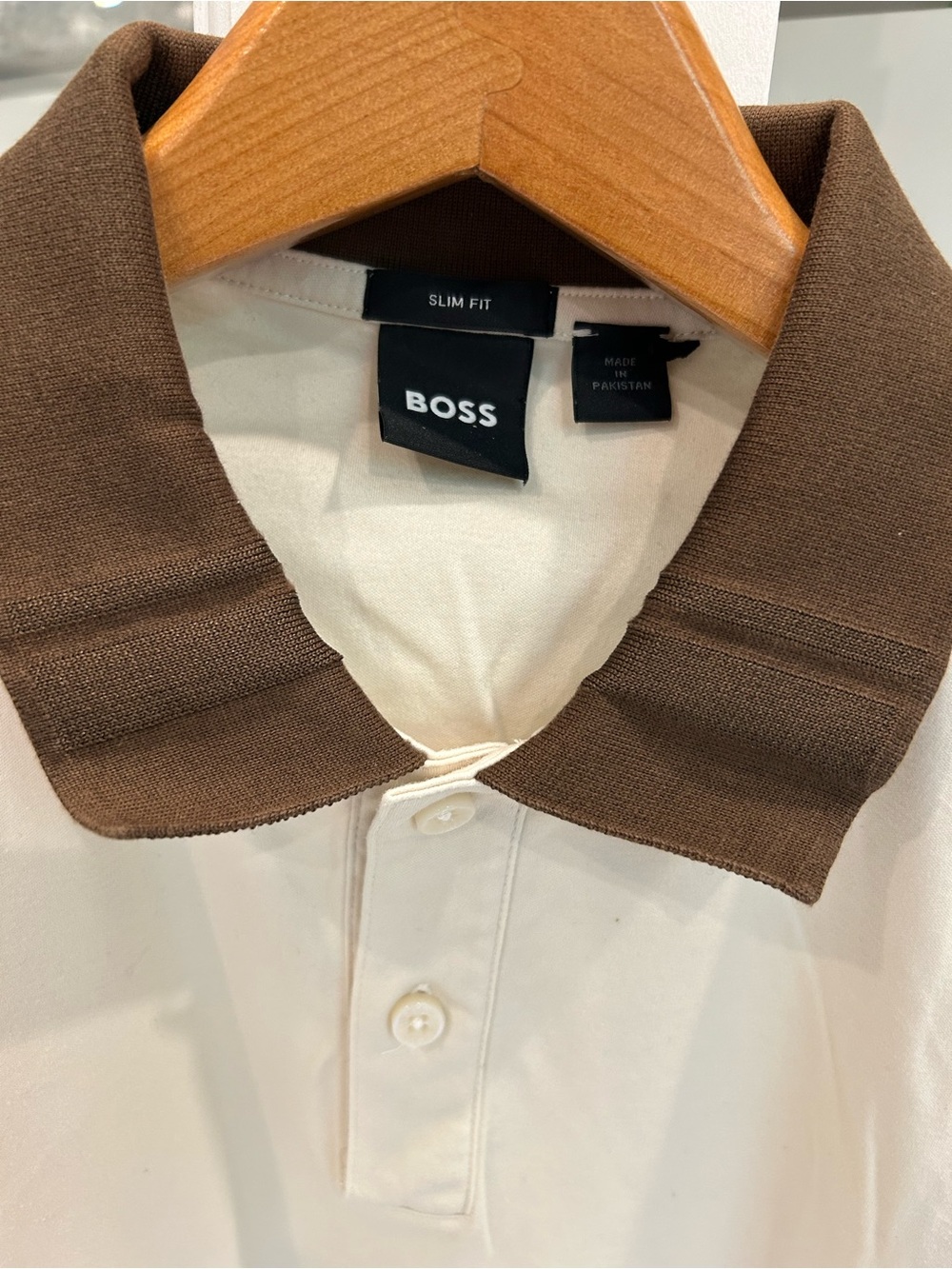 BOSS Men’s Polo Shirt in Cream with Brown Collar Size L - Picture 3 of 3